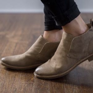 Dolce Vita Findley boot in Taupe Nubuk Size 10